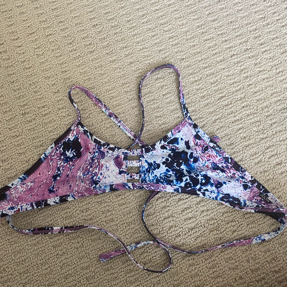 TOMCAT PATTERNED JOLYN TOP